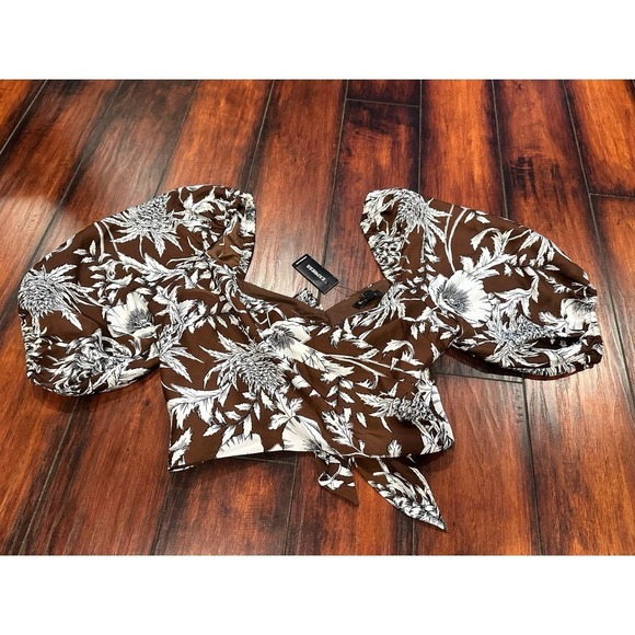 New Express Women's Satin Printed Faux Wrap Tie Back Cropped Top size 2 - Picture 2 of 10